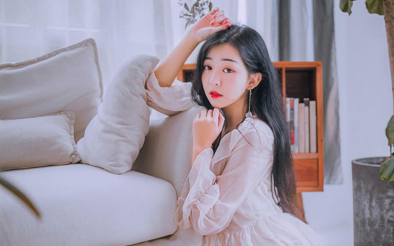 李强主持召开国务院常务会议